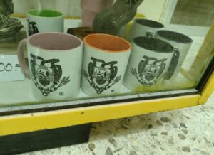TAZAS DIFERENTES DISEÑOS Y COLOR