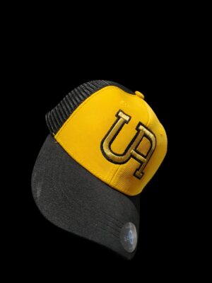 GORRA AMARILLA UA MALLA NEGRA